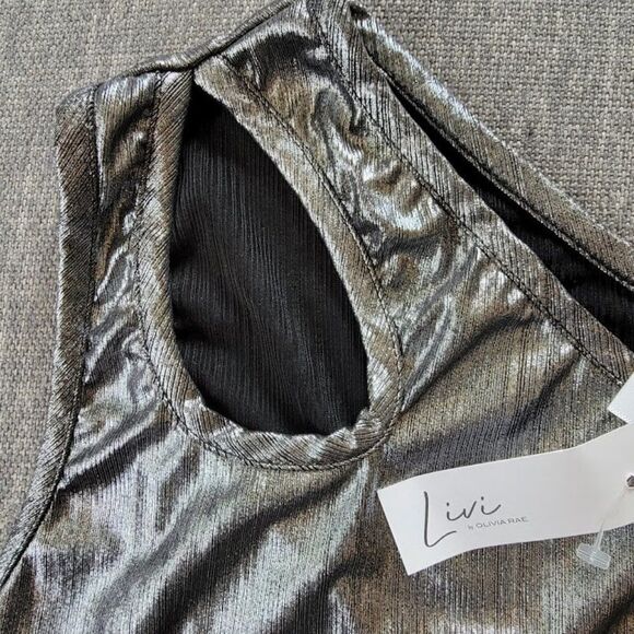 Livi By Olivia Rae Women's Silver Metallic One Shoulder Top Size M - Picture 4 of 6